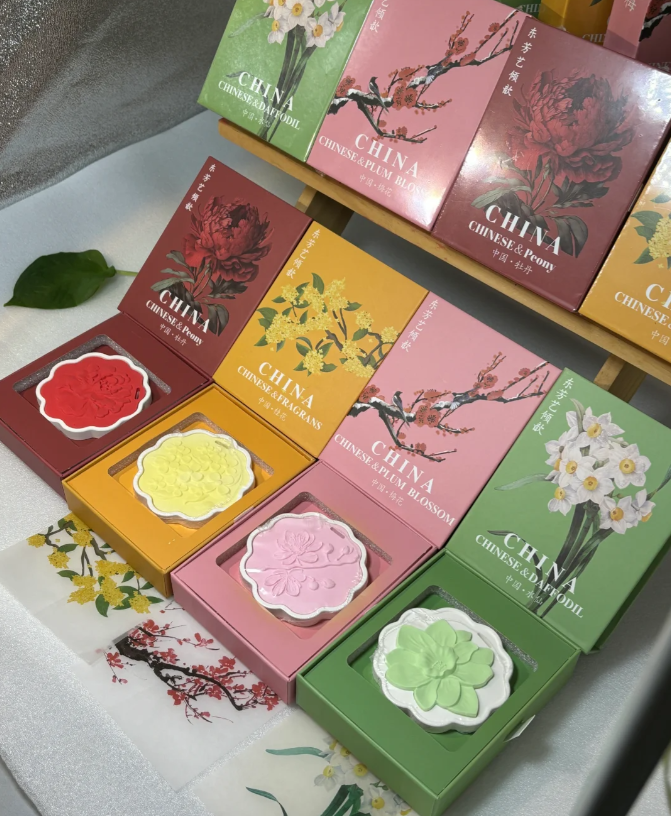 Oriental Chinese floral plaster aroma diffuser tablets in custom printed botanical presentation gift boxes